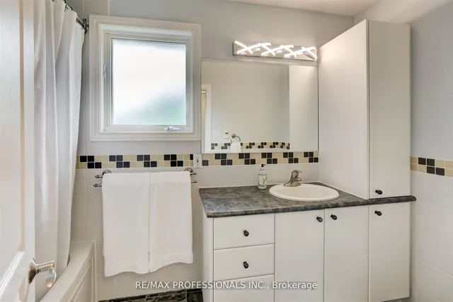 Additional image 20 of 30 Tobruk Cres