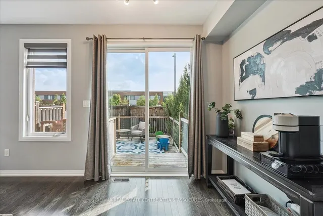 房产图片 17 - 755 Banks Cres