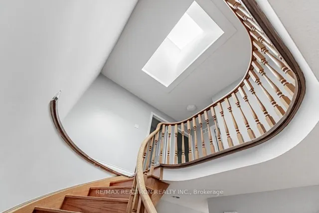 Additional image 12 of 23 Lawnview Dr