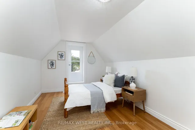 Additional image 28 of 52 Woodycrest Ave