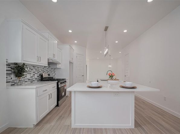 7307 W Knoll St, Houston, TX 77028