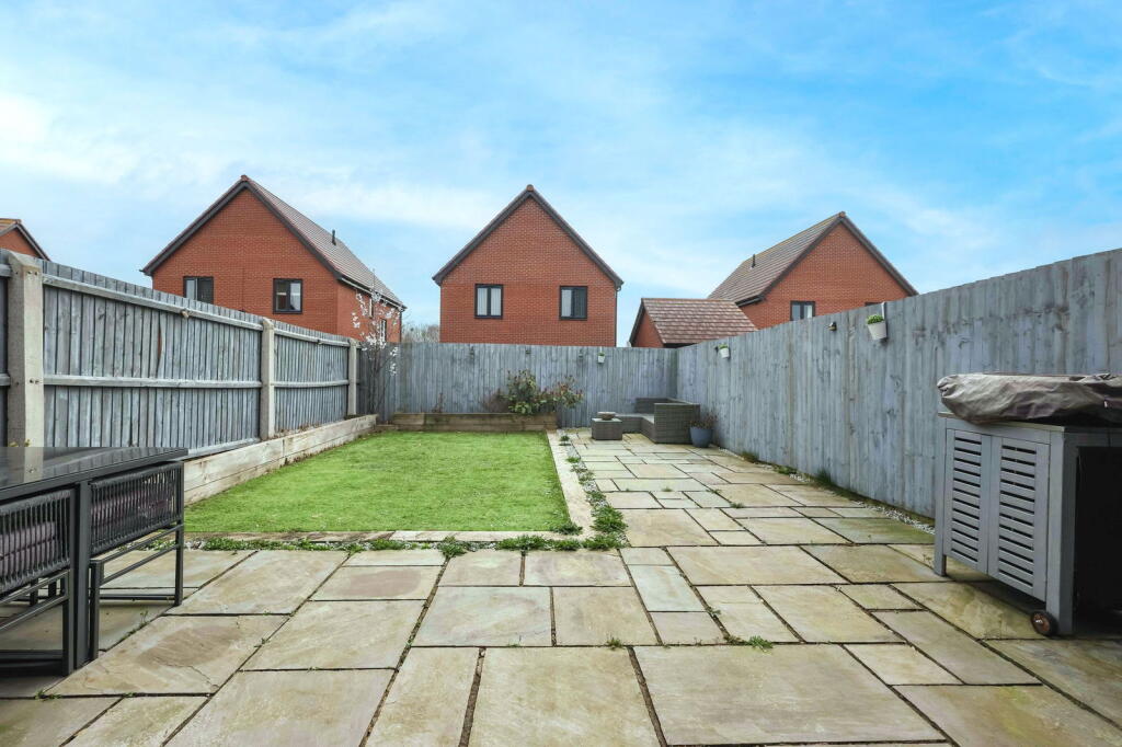 Additional image 11 of Compton Way B33