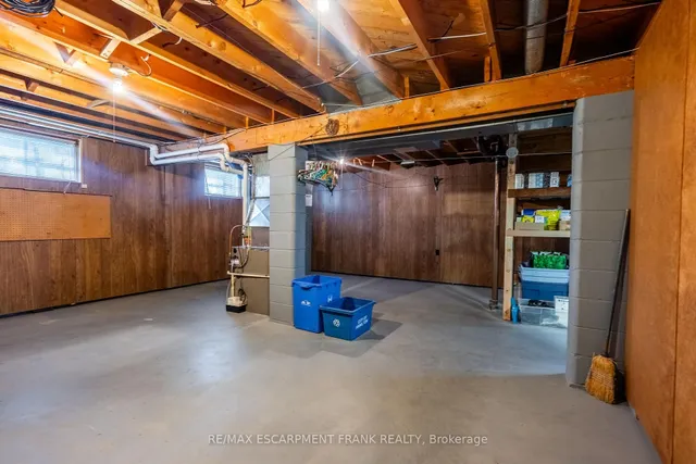 房产图片 38 - 218 BOWMAN 街