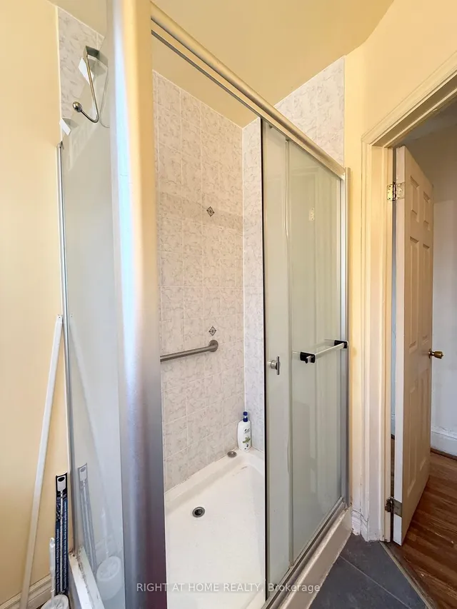 Additional image 22 of 665 Ossington Ave