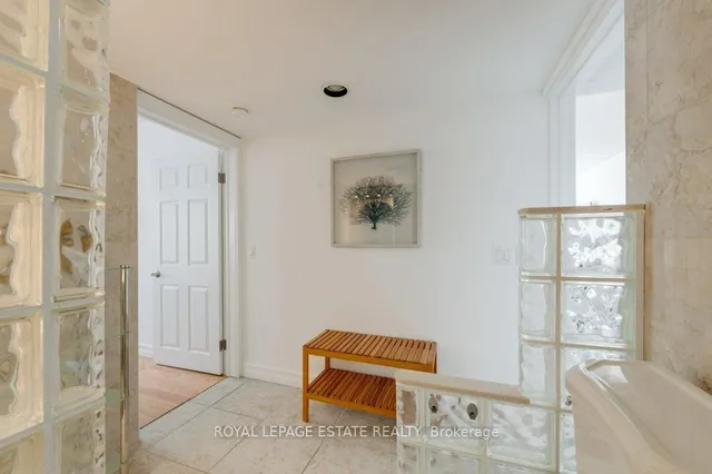 Additional image 11 of 160 Alton Towers Circ Unit 1012