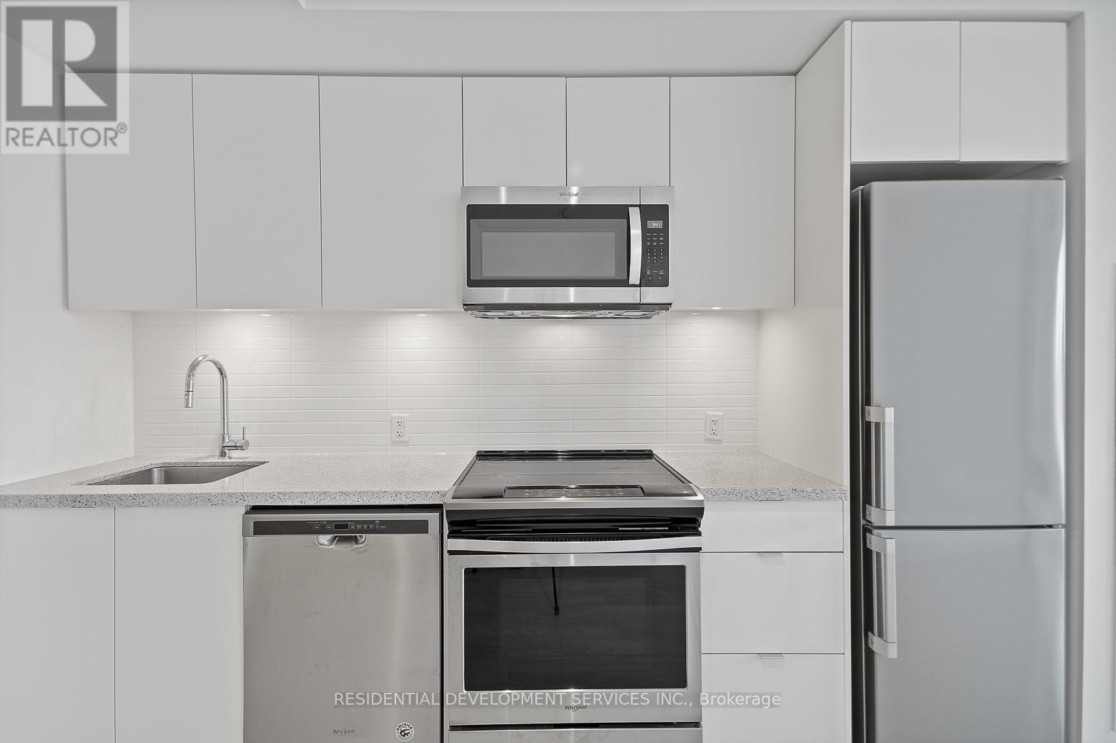 215E - 8868 YONGE STREET|Richmond Hill (South Richvale), Ontario L4C0T4