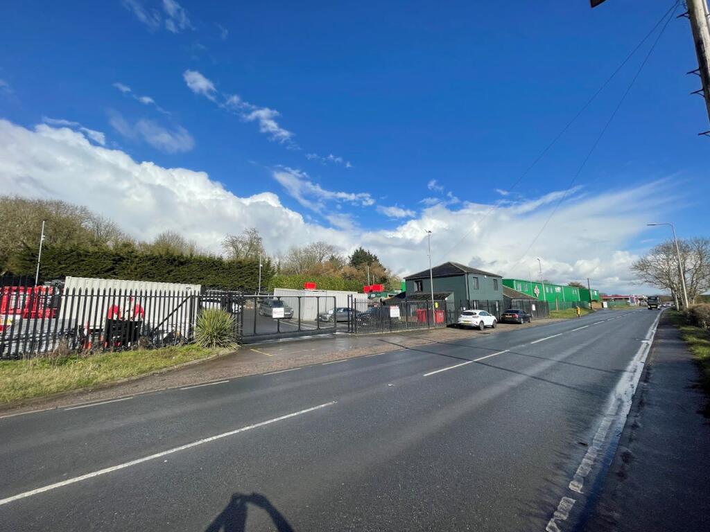 Additional image 4 of H&MV Engineering Site, London Road, Flamstead, St. Albans, AL3 8HG