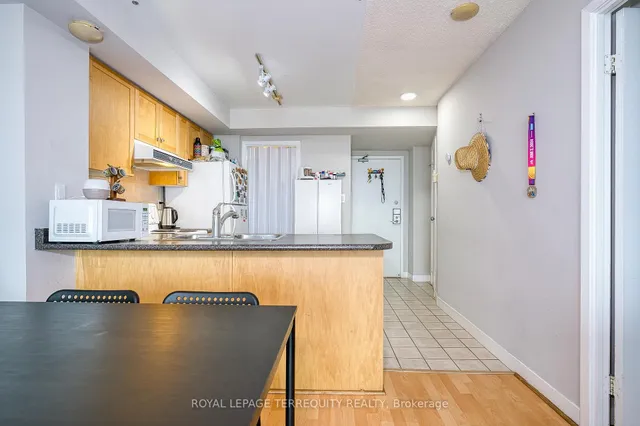 Additional image 9 of 650 Queens Quay Unit 1709