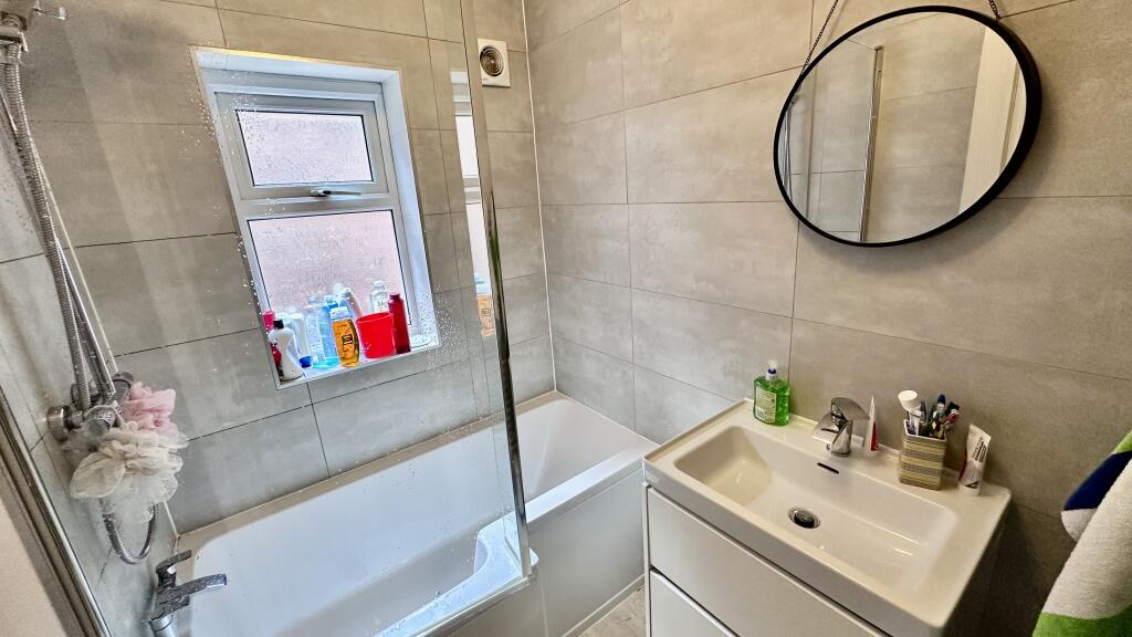 Additional image 17 of Yardley wood road, Moseley, B13