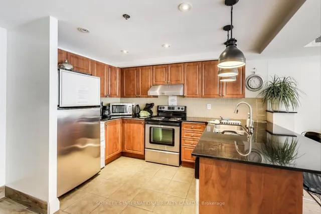 Additional image 8 of 207 Wellesley St Unit 207