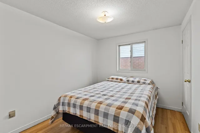 Additional image 15 of 27 Cartier Cres