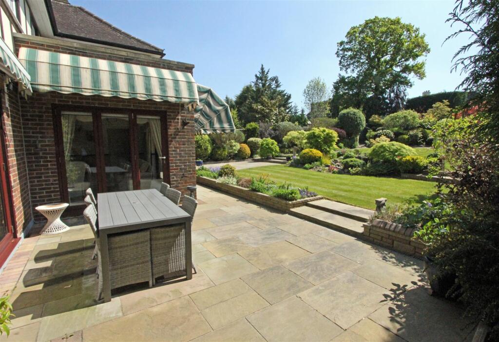 Additional image 33 of Brookmans Avenue, Brookmans Park, Hatfield