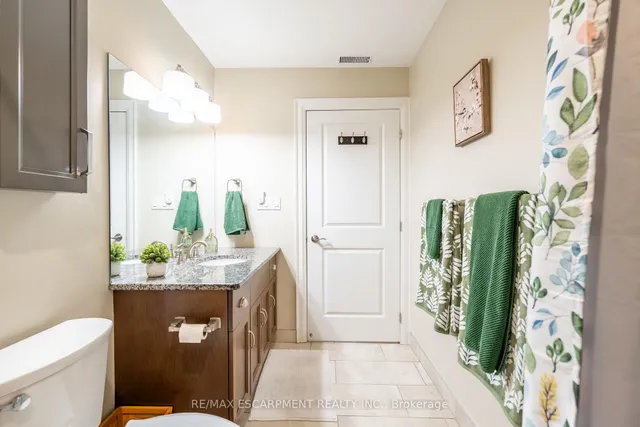 Additional image 15 of 1 Archdeacon Clark Tr