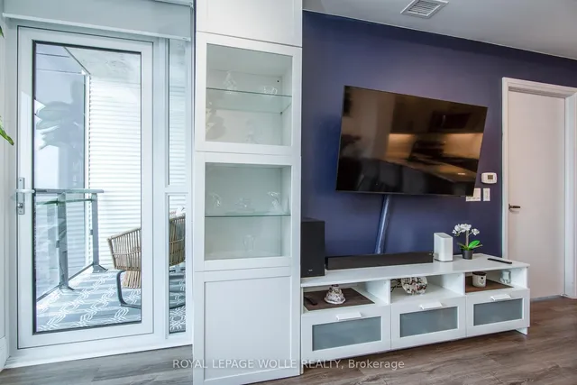 Additional image 19 of 1601 Charles St Unit 1601