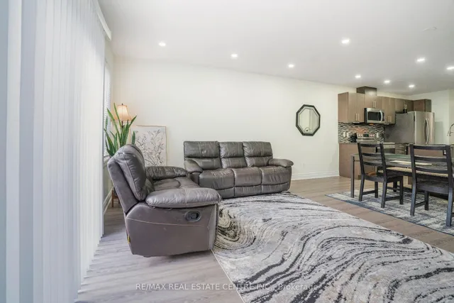 Additional image 22 of 504 WOODLEA Crt