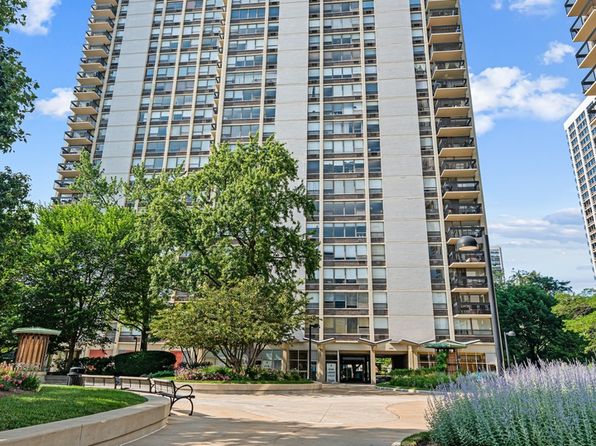1360 N Sandburg Ter APT 2301, Chicago, IL 60610