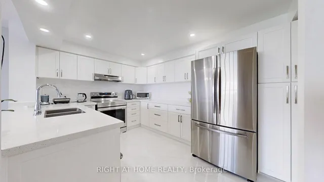 Additional image 14 of 1121 Steeles Ave Unit PH202