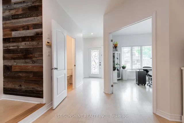 Additional image 3 of 233 SPRINGVALLEY Cres