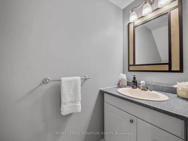 房产图片 23 - 13 Bronte Crt