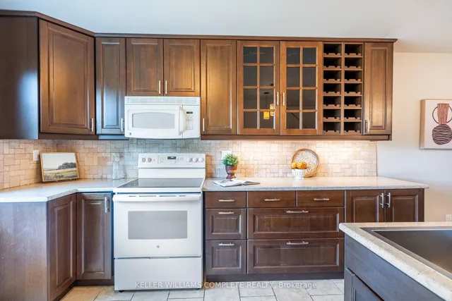 Additional image 10 of 140 Victor Blvd