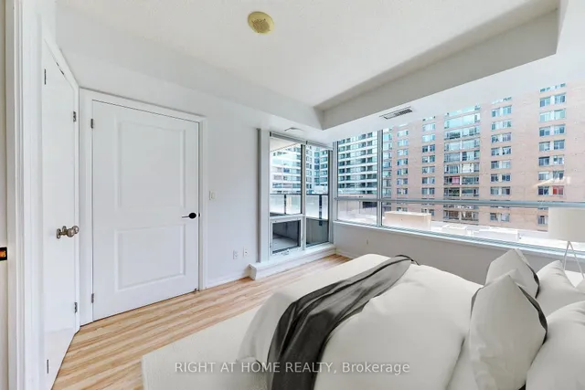 Additional image 2 of 111 Elizabeth St Unit 818