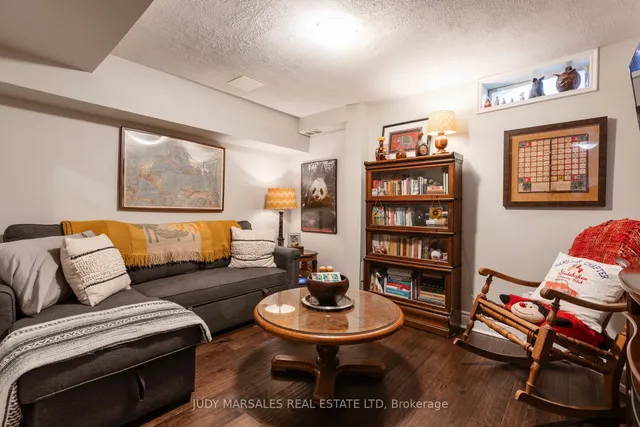 Additional image 29 of 100 Beddoe Dr Unit 21