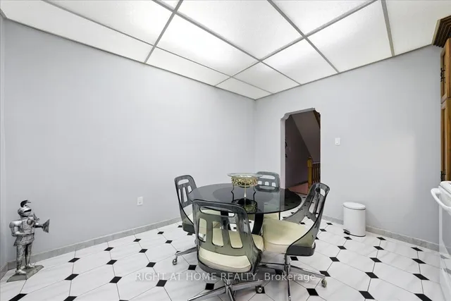 Additional image 18 of 449 Roxton Rd