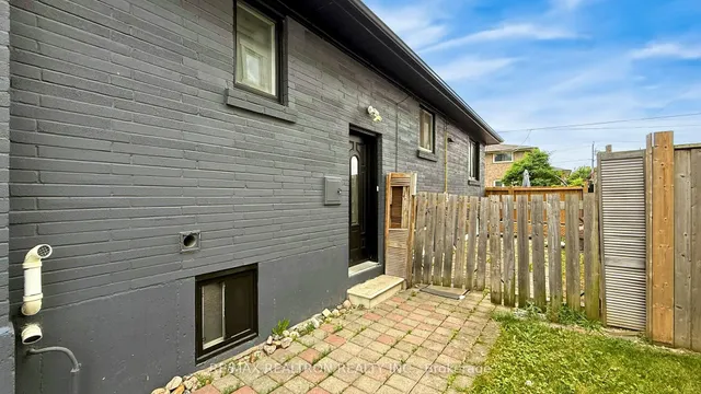 Additional image 36 of 253 Searle Ave