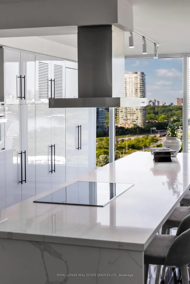 Additional image 29 of 1 Palace Pier Crt Unit 1203