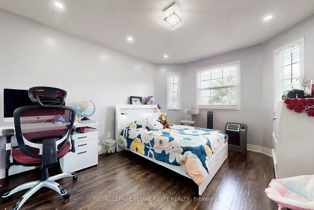 Additional image 21 of 656 Esprit Cres