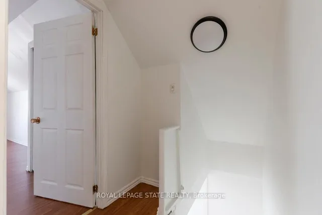 Additional image 32 of 14 Allan Ave