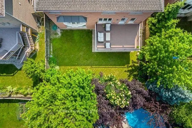 Additional image 46 of 2373 Rideau Dr