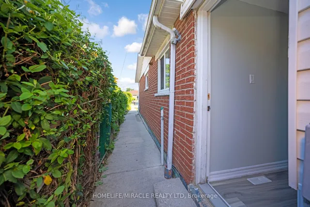 Additional image 31 of 3777 Woodruff Cres