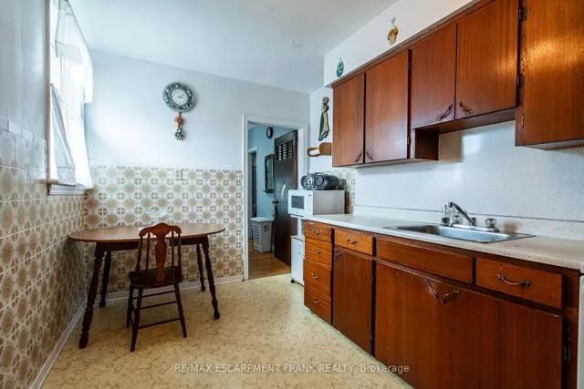 房产图片 21 - 209 东13街