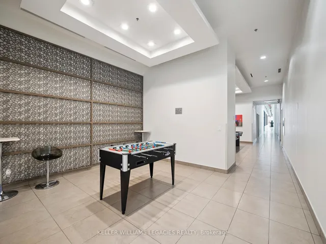 房产图片 19 - 29 Singer Crt 单元 2703