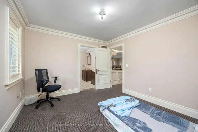 Additional image 20 of 10 Bainbridge Ave