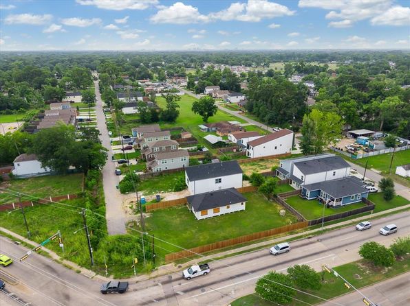 7702 Sealey St, Houston, TX 77088