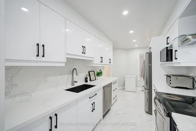 Additional image 10 of 2006 Glenada Cres Unit 27