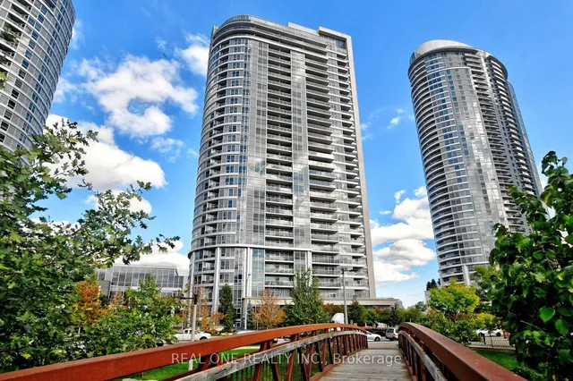 房产图片 3 - 151 Village Green Sq 单元 1008