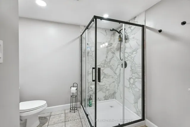 Additional image 30 of 31 Valecrest Ave