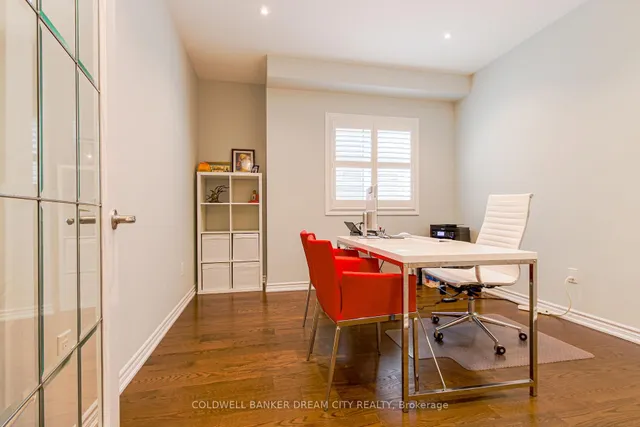 Additional image 19 of 450 Brisdale Dr