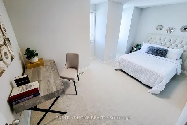 房产图片 17 - 1380 Costigan Rd 单元 33