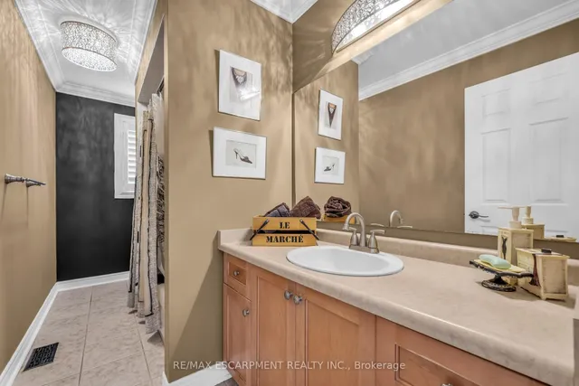 Additional image 35 of 38 Sunbeam Dr