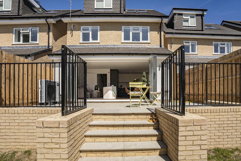 Additional image 16 of Birchmead Close, St Albans, AL3
