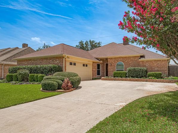 15435 Rio Plaza Dr, Houston, TX 77083