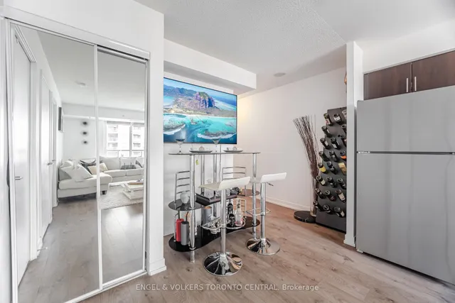 Additional image 3 of 1420 Dupont St Unit 1712