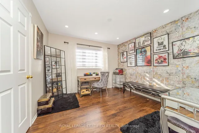 Additional image 29 of 53 Vintage Gate