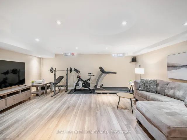 Additional image 22 of 54 Crossovers St