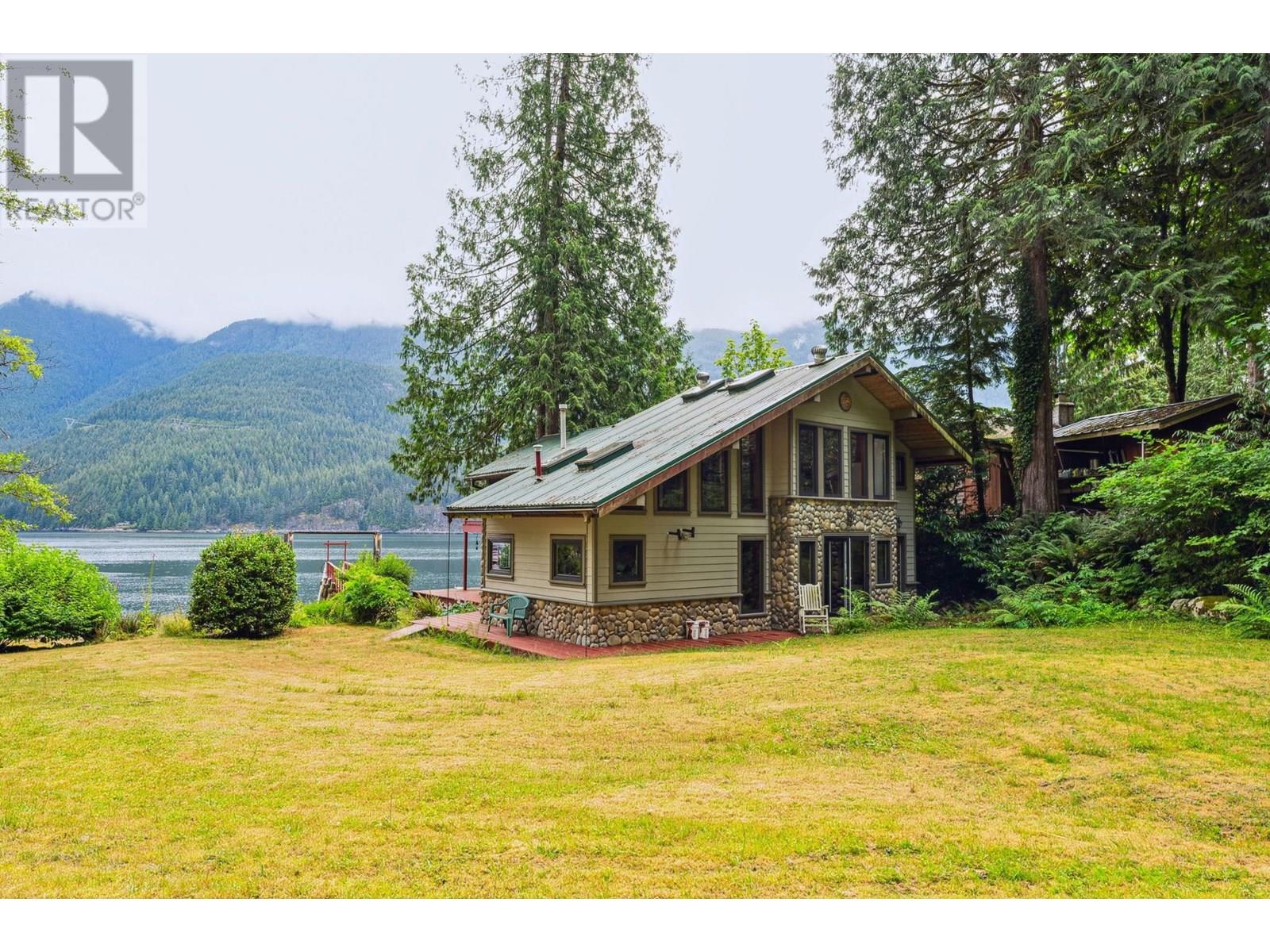 12&13 COLDWELL BEACH|North Vancouver, British Columbia V0V0V0