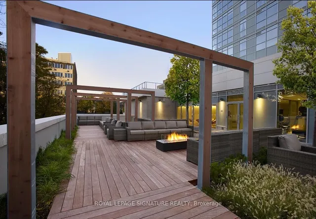 Additional image 44 of 170 Avenue Rd Unit 810